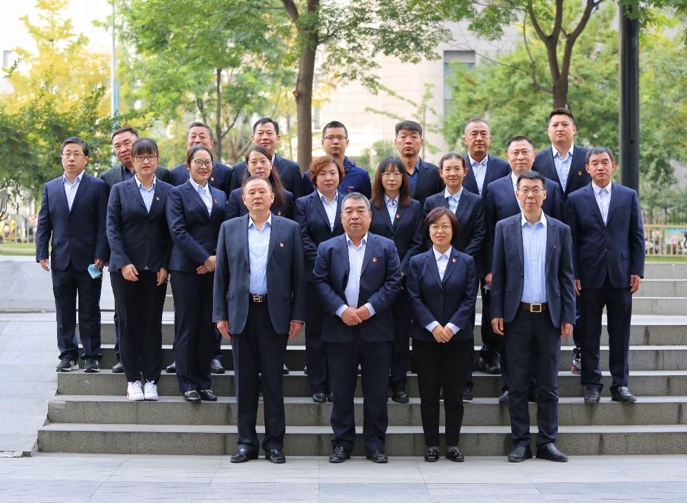 多元團隊凝合力，同舟共濟揚帆起