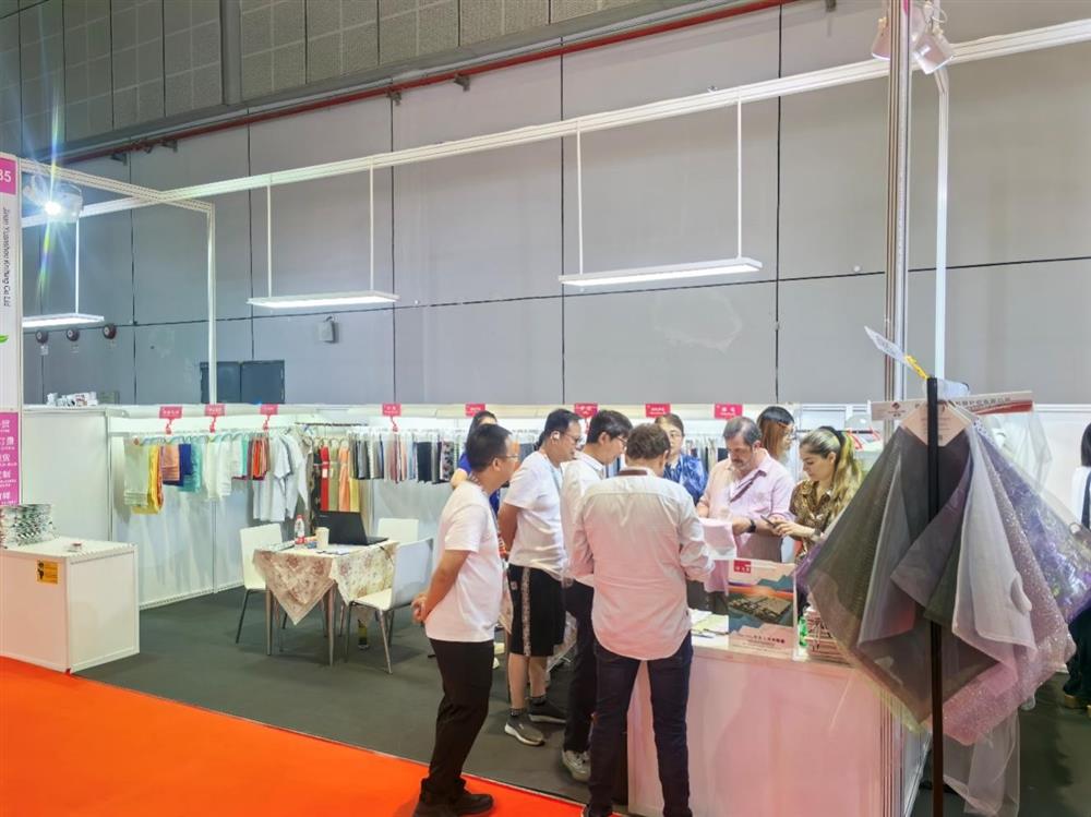 以科技綠色鏈接紡織商機！元首針織亮相2025中國國際紡織面料及輔料（秋冬）博覽會